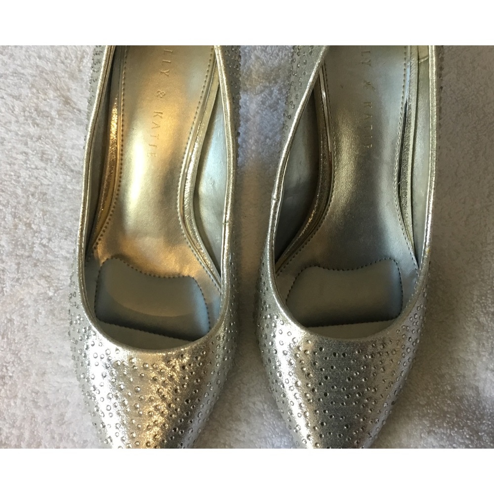 Kelly and Katie rhinestone pump